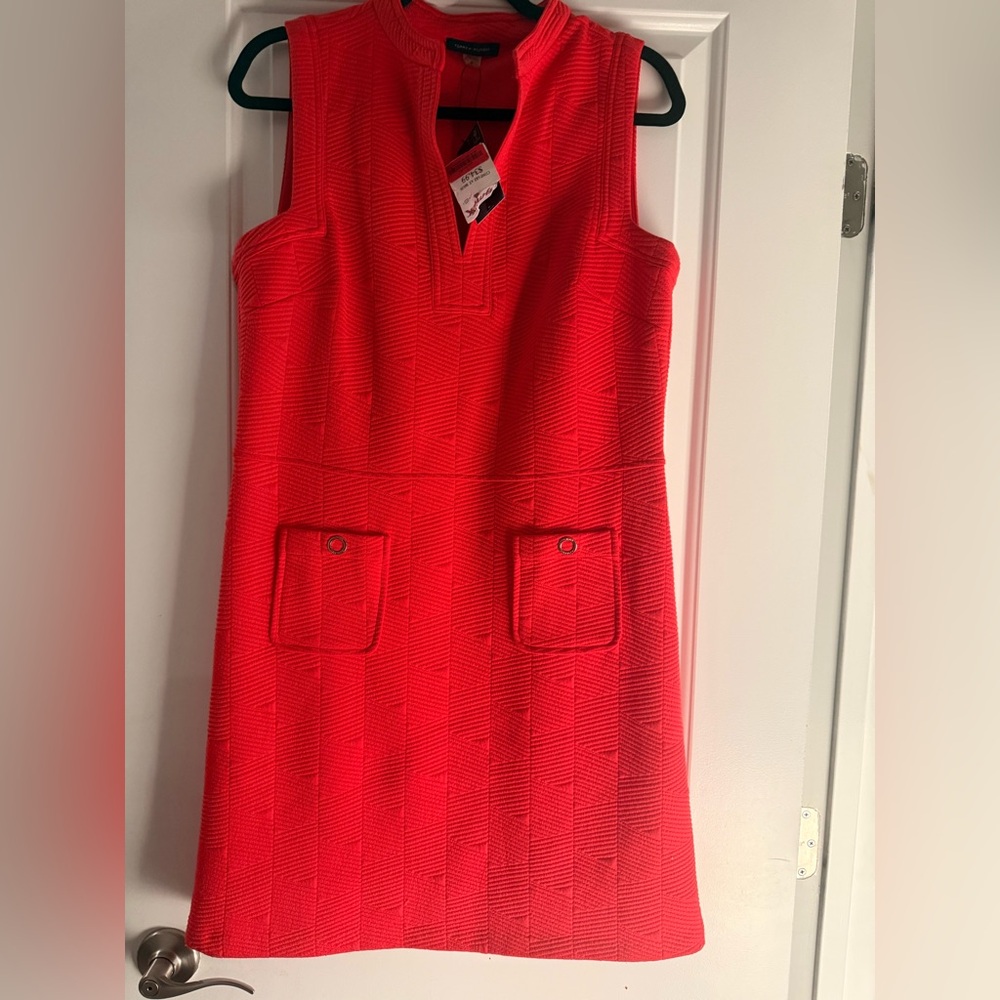 D55: Tommy Hilfiger Red Sleeveless Sheath Dress